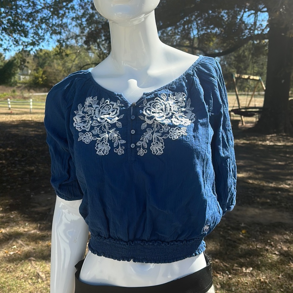 Y2K‎   Abercrombie Kids embroidered Cropped Blouse M Medium